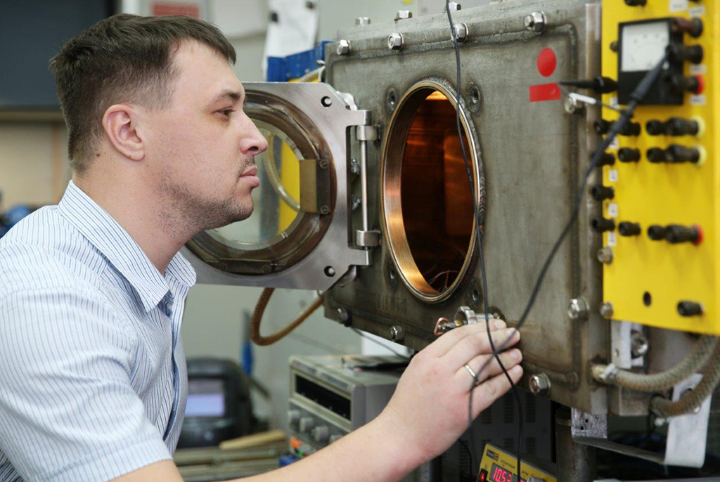Команда проекта Передовой инженерной школы ТУСУРа работает над улучшением характеристик керамических биосовместимых имплантатов